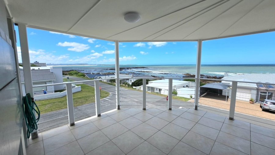 6 Bedroom Property for Sale in Franskraal Western Cape